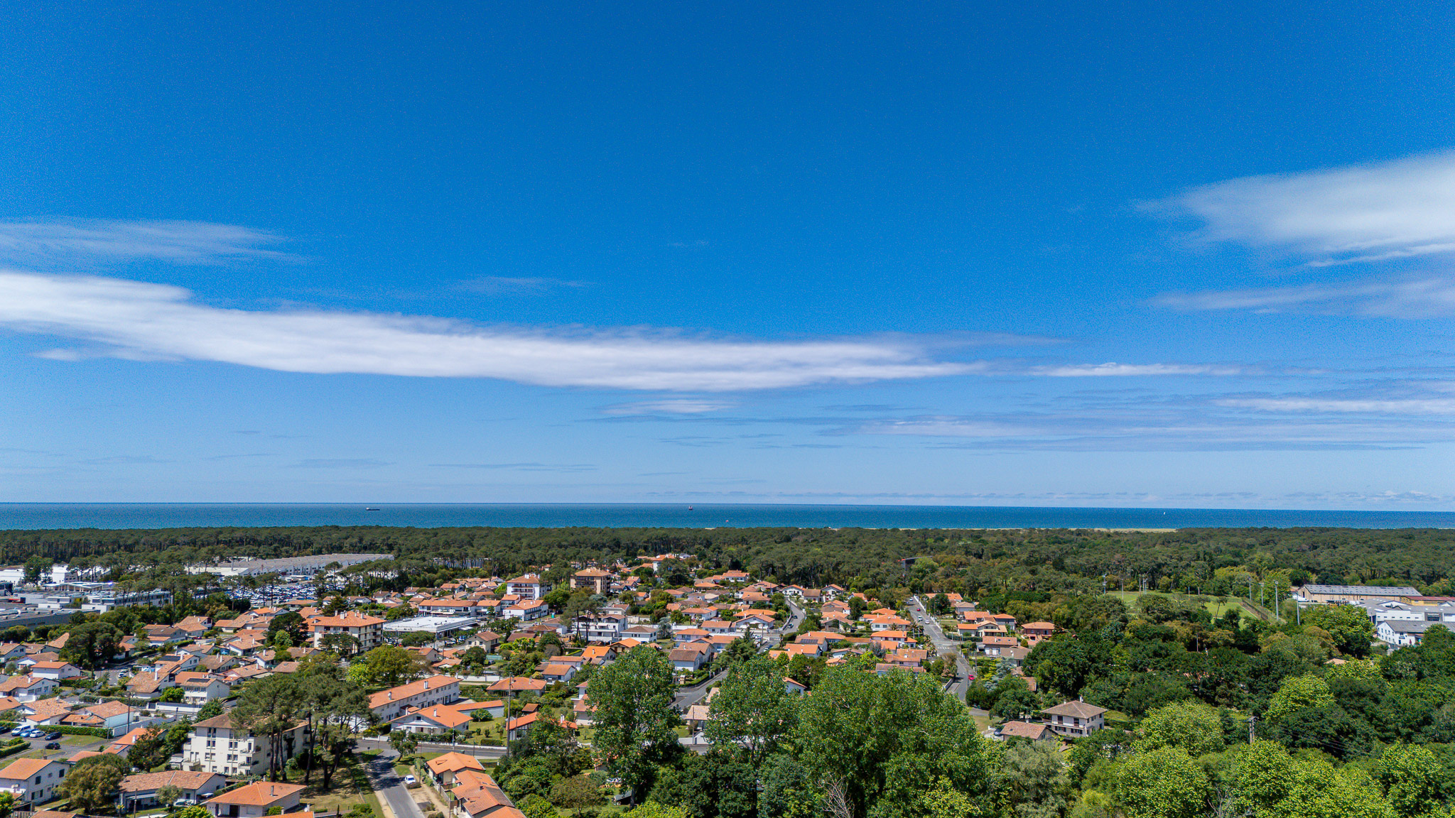 Vue aérienne de l'océan — à cinq minutes